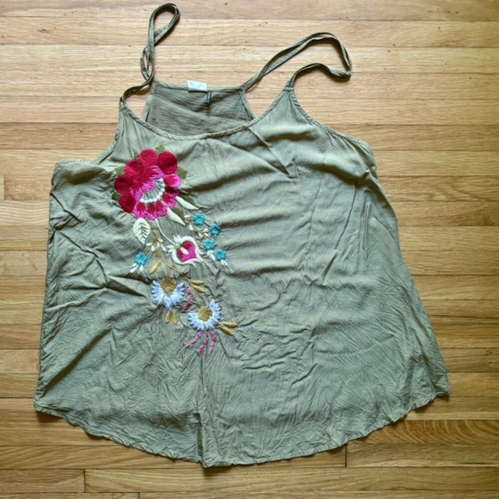 Anthro Akemi + Kin Womens Olive Green Spaghetti Strap Embroidered Top Size Large